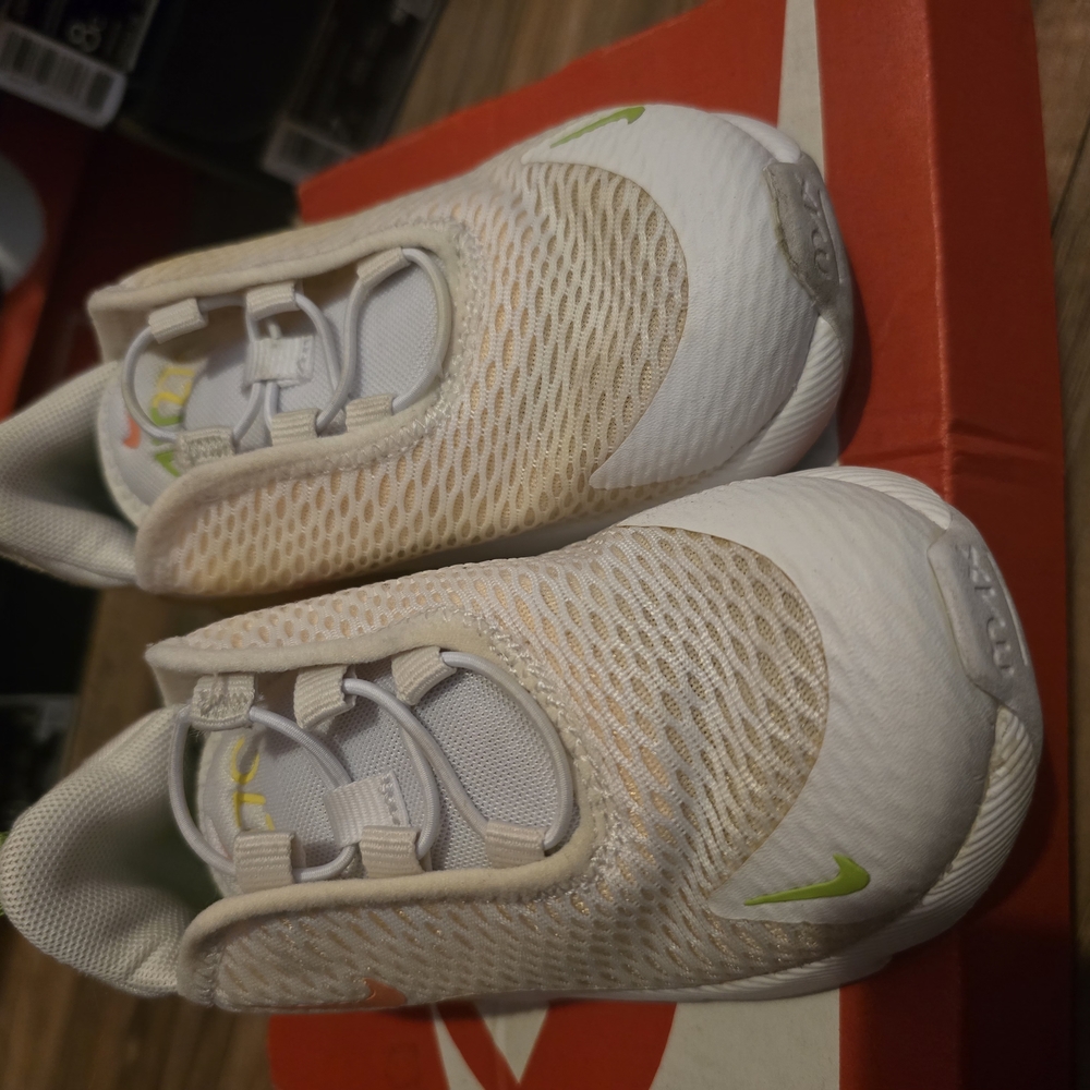 Nike Kids White and Yellow 270 Sneakers